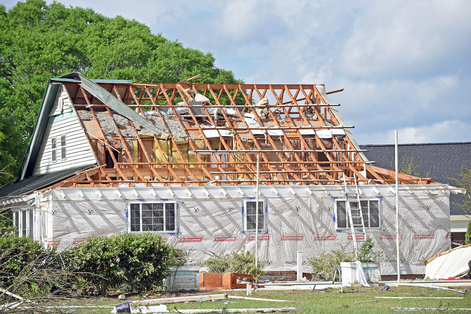Tornado damages Eufaula